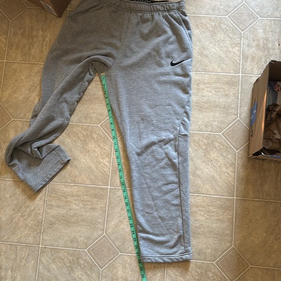 Nike Sweatpants - Picture 6 of 6